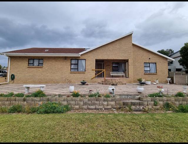 3 BEDROOM HOUSE FOR SALE IN FRAAIUITSIG